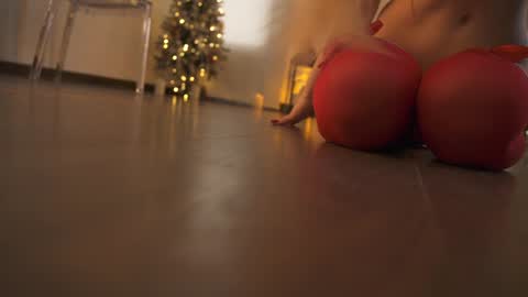 Snapshot of alissa_wxw chatting on 01-01-25, 01:05 Alissa online show from 01-01-25, 01:05