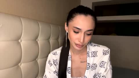 Snapshot of alissadreams chatting on 03-06-25, 08:05 Alissa online show from 03-06-25, 08:05