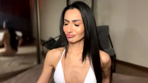 Snapshot of alissadreams chatting on 10-25-25, 06:57 Alissa online show from 10-25-25, 06:57