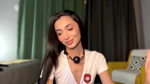 Snapshot of alissadreams chatting on 10-31-25, 06:31 Alissa online show from 10-31-25, 06:31