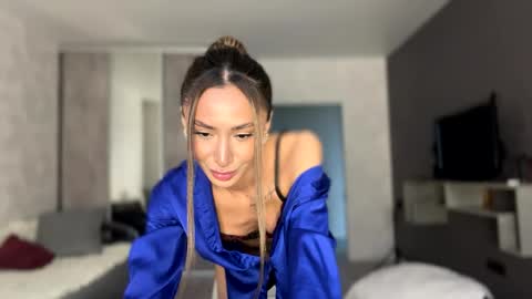 Snapshot of alissadreams chatting on 05-14-26, 02:02 Alissa online show from 05-14-26, 02:02