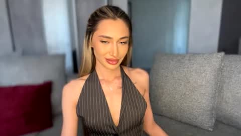 Snapshot of alissadreams chatting on 06-15-26, 01:46 Alissa online show from 06-15-26, 01:46