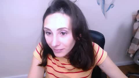 Snapshot of alissajersy_ chatting on 10-15-25, 09:20 Alissa online show from 10-15-25, 09:20