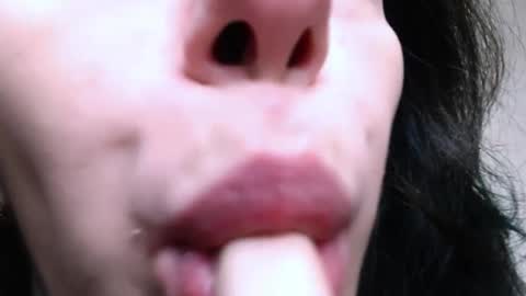 Snapshot of alissajersy_ chatting on 11-12-25, 10:15 Alissa online show from 11-12-25, 10:15