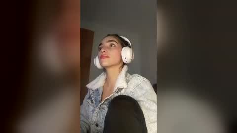 Alisson369  online show from 06-17-26, 11:56