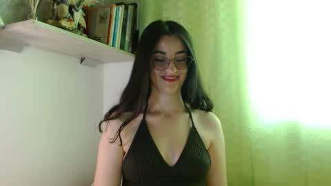 Snapshot of alisson_071989 chatting on 07-28-26, 06:20 Ali online show from 07-28-26, 06:20