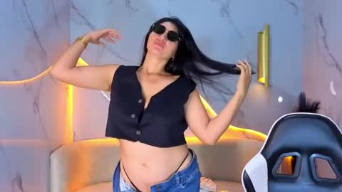 alisson_tx_ online show from 04-21-26, 07:50