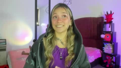 Snapshot of alisson_zafiro chatting on 12-18-24, 12:18 Alisson IG alisson zafiro27 online show from 12-18-24, 12:18