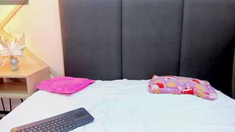 Snapshot of alissonmartin chatting on 12-24-24, 03:05 alissonmartin online show from 12-24-24, 03:05