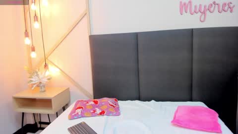 Snapshot of alissonmartin chatting on 01-25-25, 06:02 alissonmartin online show from 01-25-25, 06:02