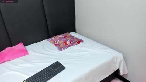 Snapshot of alissonmartin chatting on 02-13-25, 03:03 alissonmartin online show from 02-13-25, 03:03