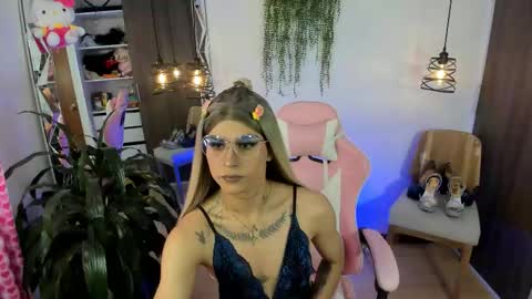 Snapshot of alissoondream_ chatting on 03-08-26, 01:26 alisson online show from 03-08-26, 01:26