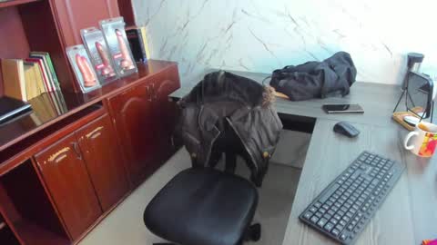 Snapshot of alixlong chatting on 01-23-25, 03:05 Alix online show from 01-23-25, 03:05