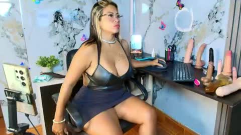 Alix online show from 07-29-26, 01:26