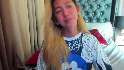 Snapshot of aliyahdeluxx chatting on 06-25-26, 12:54 aliyah online show from 06-25-26, 12:54