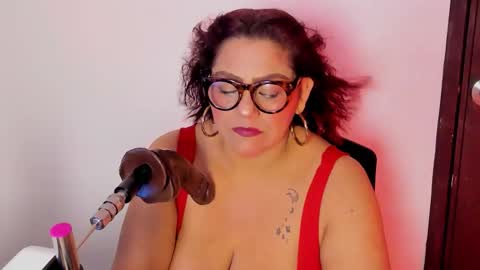 Snapshot of aliyahsstone chatting on 09-27-25, 03:33 Aliyahs stone online show from 09-27-25, 03:33