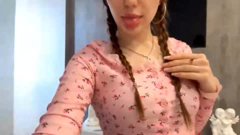 Snapshot of alizavigneau chatting on 03-15-26, 08:09 Alice online show from 03-15-26, 08:09