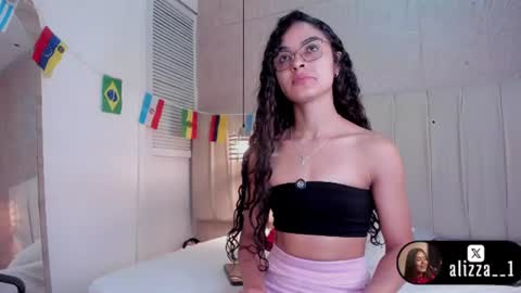 alizza_ online show from 06-19-26, 11:58