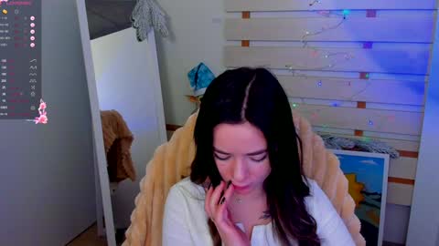 Snapshot of allana_dream chatting on 01-09-25, 11:14 Allana online show from 01-09-25, 11:14