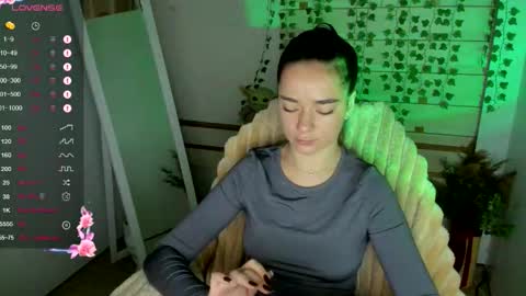 Snapshot of allana_dream chatting on 09-19-25, 06:48 Allana online show from 09-19-25, 06:48