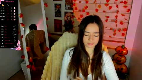 Snapshot of allana_dream chatting on 10-19-25, 06:36 Allana online show from 10-19-25, 06:36