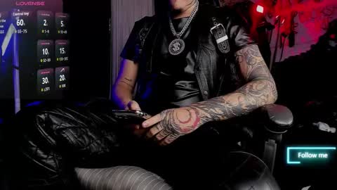 Snapshot of allanhurtss chatting on 11-06-25, 10:21 online show from 11-06-25, 10:21