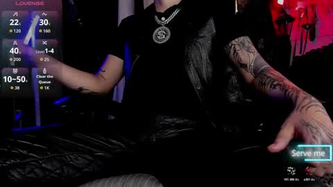 Snapshot of allanhurtss chatting on 11-24-25, 06:40 online show from 11-24-25, 06:40