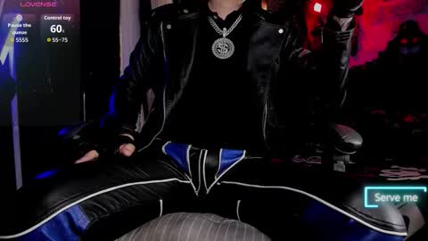 Snapshot of allanhurtss chatting on 11-25-25, 05:46 online show from 11-25-25, 05:46