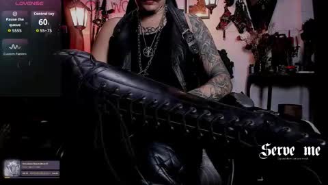 Snapshot of allanhurtss chatting on 02-11-26, 06:57 online show from 02-11-26, 06:57