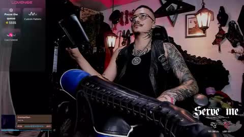 Snapshot of allanhurtss chatting on 03-12-26, 06:03 online show from 03-12-26, 06:03