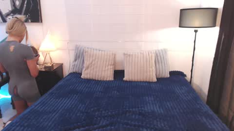 Snapshot of allareillusionxxx chatting on 01-09-25, 03:47 Miss Gia online show from 01-09-25, 03:47