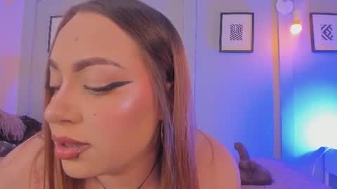 Laura online show from 06-15-26, 02:58