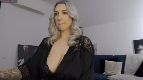 A day u didnt smile is a lost day online show from 02-19-25, 08:55