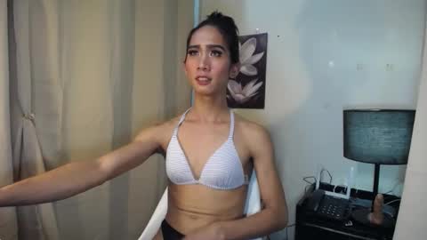 Snapshot of allday_mistress chatting on 01-13-25, 12:24 trina online show from 01-13-25, 12:24