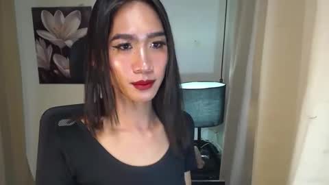 Snapshot of allday_mistress chatting on 02-21-25, 05:35 trina online show from 02-21-25, 05:35