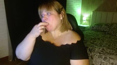 Snapshot of allegra_ferragamo chatting on 01-24-25, 01:13 Ale online show from 01-24-25, 01:13