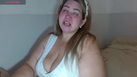 Snapshot of allegra_ferragamo chatting on 09-25-25, 04:11 Ale online show from 09-25-25, 04:11