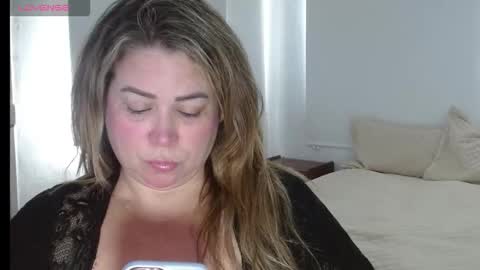 Snapshot of allegra_ferragamo chatting on 10-07-25, 08:06 Ale online show from 10-07-25, 08:06