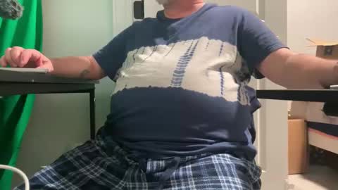 Allergictolove online show from 01-19-25, 02:15