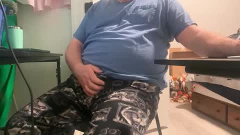 Allergictolove online show from 11-21-25, 03:11