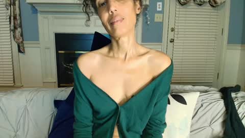 wishlist on bio online show from 10-05-25, 03:27