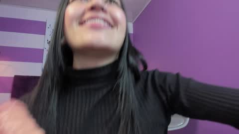 Snapshot of alli_cooper chatting on 12-14-24, 12:12 Ali online show from 12-14-24, 12:12