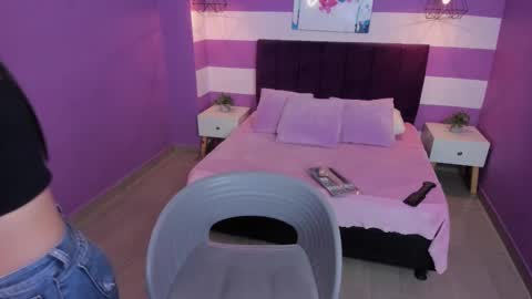 Snapshot of alli_cooper chatting on 02-11-25, 12:48 Ali online show from 02-11-25, 12:48