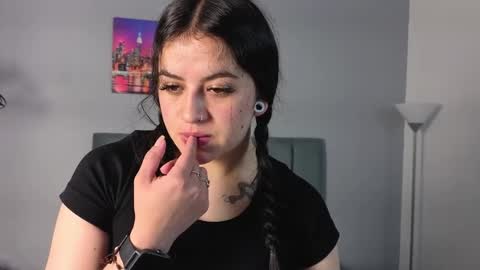 Snapshot of alli_cooper chatting on 03-30-26, 11:33 Ali online show from 03-30-26, 11:33