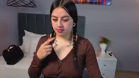 Snapshot of alli_cooper chatting on 06-26-26, 01:48 Ali online show from 06-26-26, 01:48
