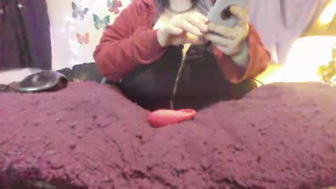 Alli Kat online show from 12-22-24, 11:44