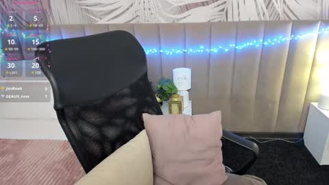 Snapshot of alli_zi chatting on 03-02-25, 05:23 Blair online show from 03-02-25, 05:23