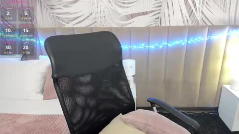 Snapshot of alli_zi chatting on 03-10-25, 05:22 Blair online show from 03-10-25, 05:22