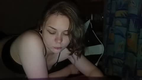 Snapshot of alli_zi chatting on 09-18-25, 05:59 Blair online show from 09-18-25, 05:59