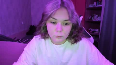 Snapshot of alli_zi chatting on 10-18-25, 12:28 Blair online show from 10-18-25, 12:28